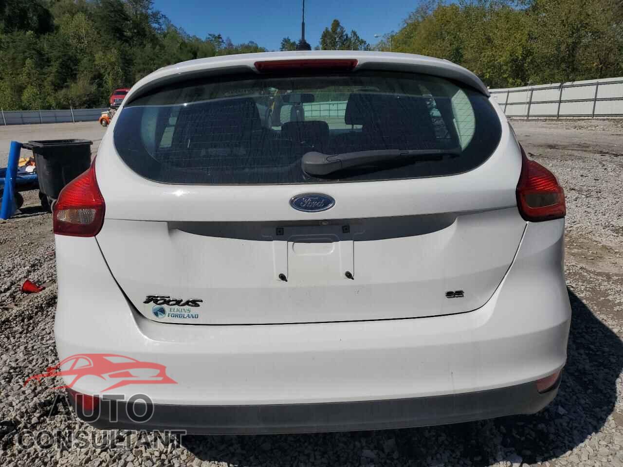 FORD FOCUS 2017 - 1FADP3K23HL346895