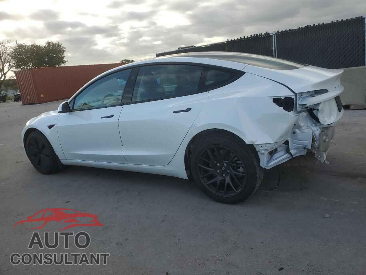 TESLA MODEL 3 2024 - 5YJ3E1EA2RF767269