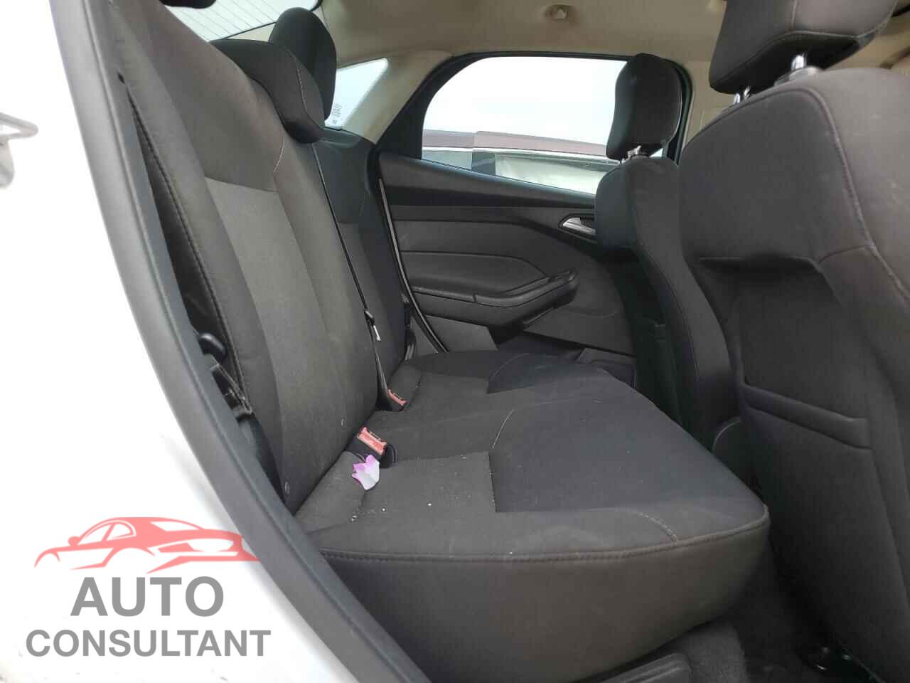 FORD FOCUS 2015 - 1FADP3F2XFL335142