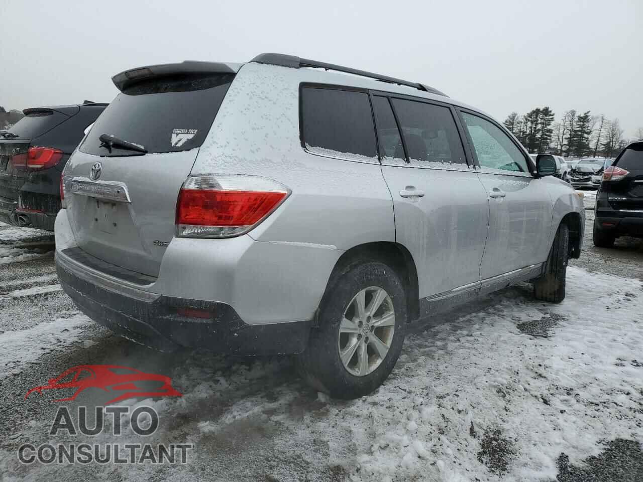 TOYOTA HIGHLANDER 2011 - 5TDBK3EH4BS067378