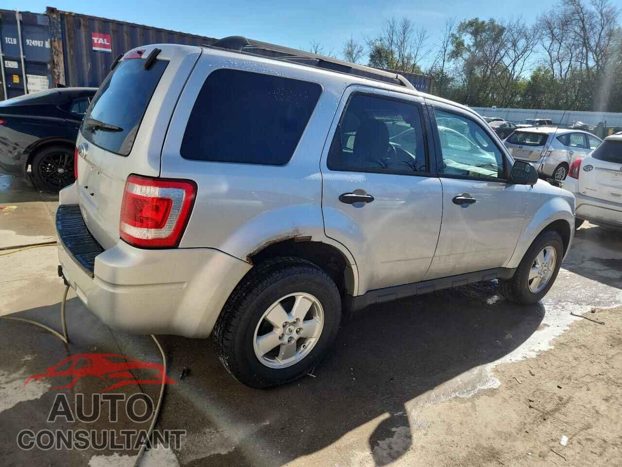 FORD ESCAPE 2011 - 1FMCU9DG4BKB24899