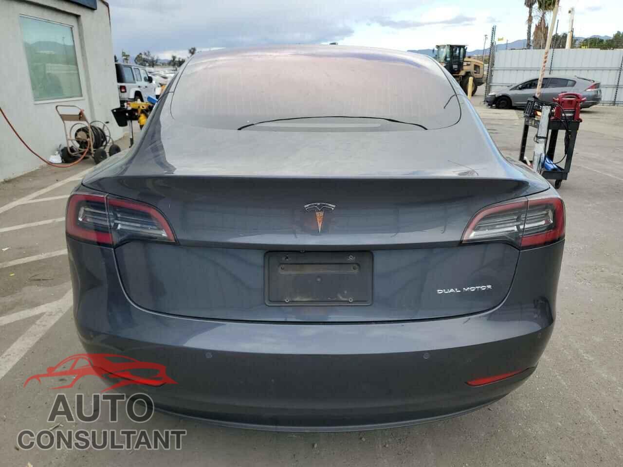 TESLA MODEL 3 2019 - 5YJ3E1EB3KF209672