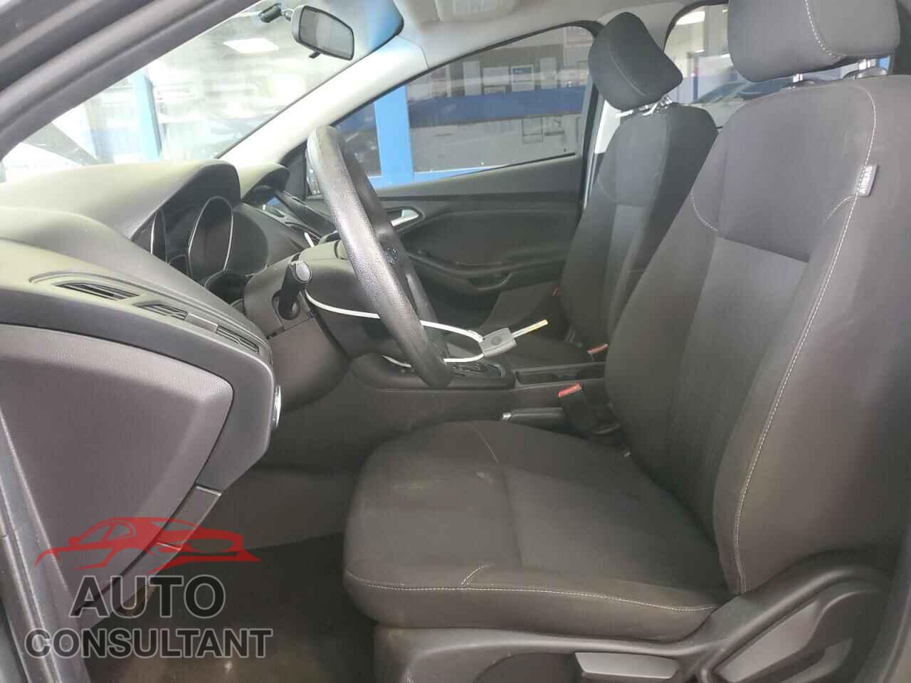 FORD FOCUS 2015 - 1FADP3K20FL222516