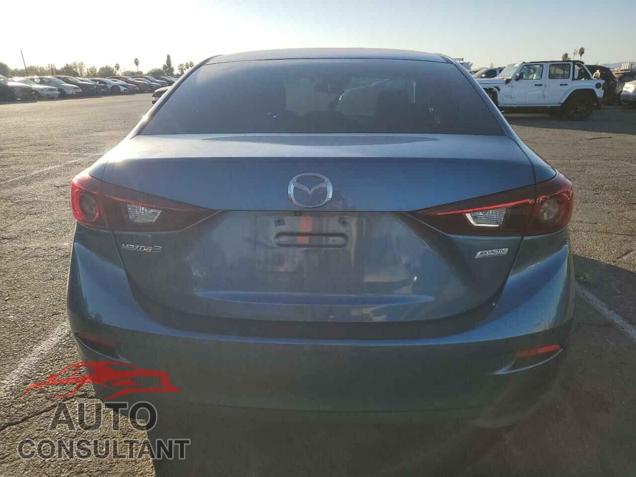 MAZDA 3 2018 - 3MZBN1U76JM201467