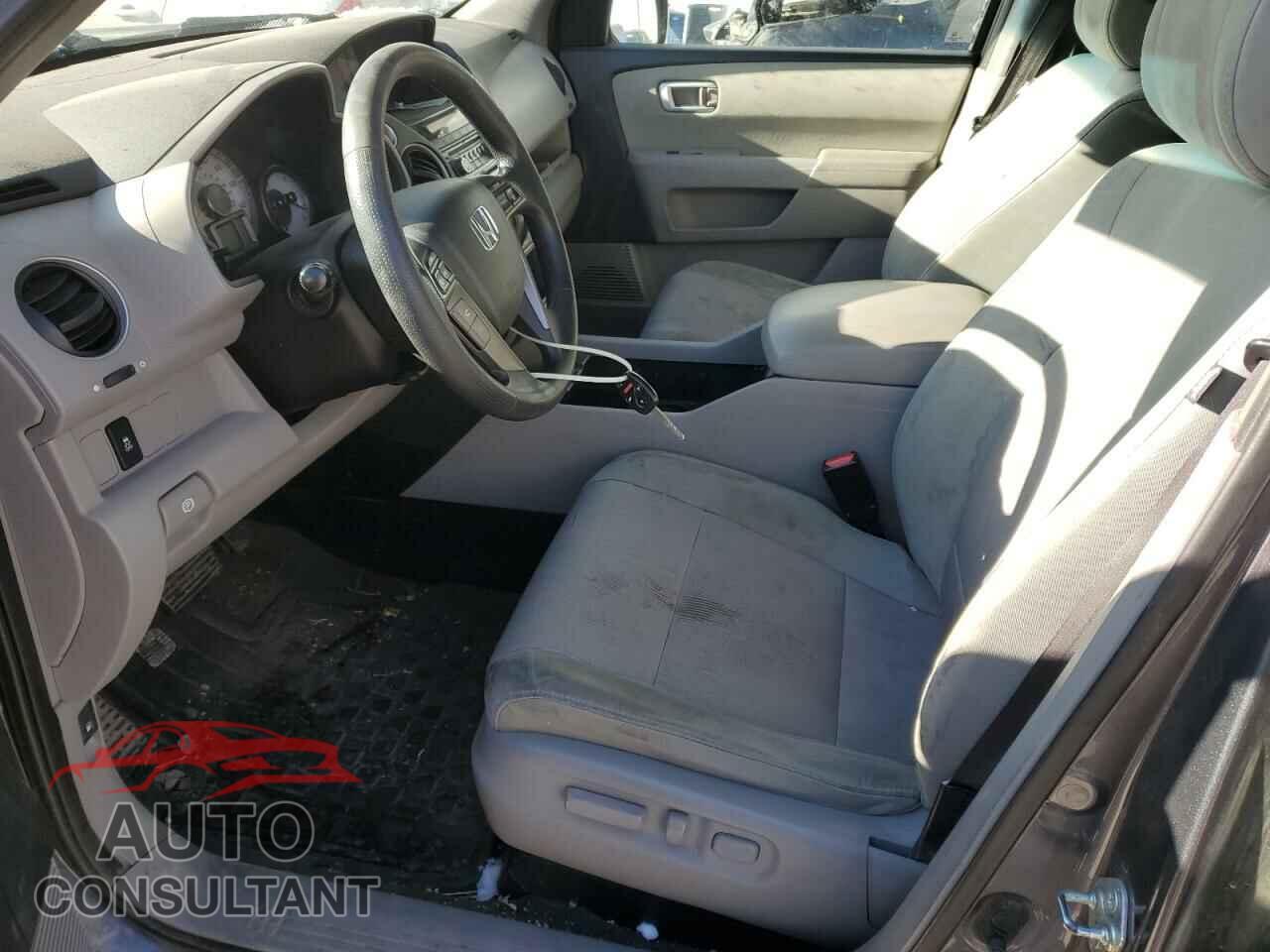 HONDA PILOT 2015 - 5FNYF4H3XFB017342