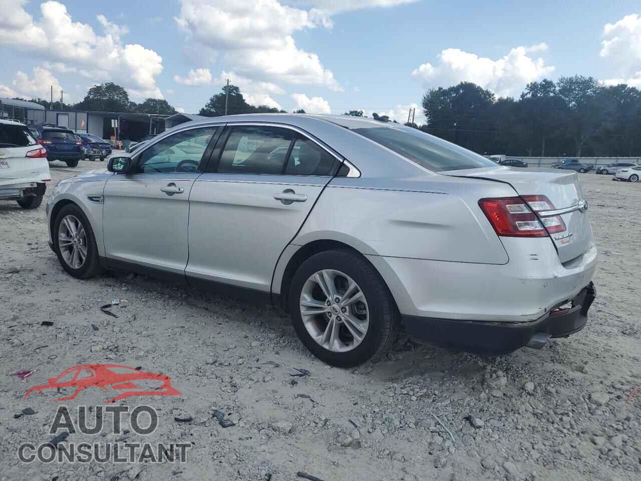 FORD TAURUS 2015 - 1FAHP2E95FG136048