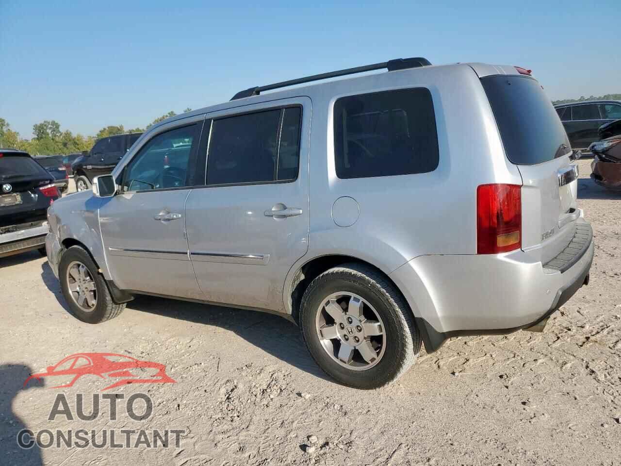 HONDA PILOT 2011 - 5FNYF4H96BB025422