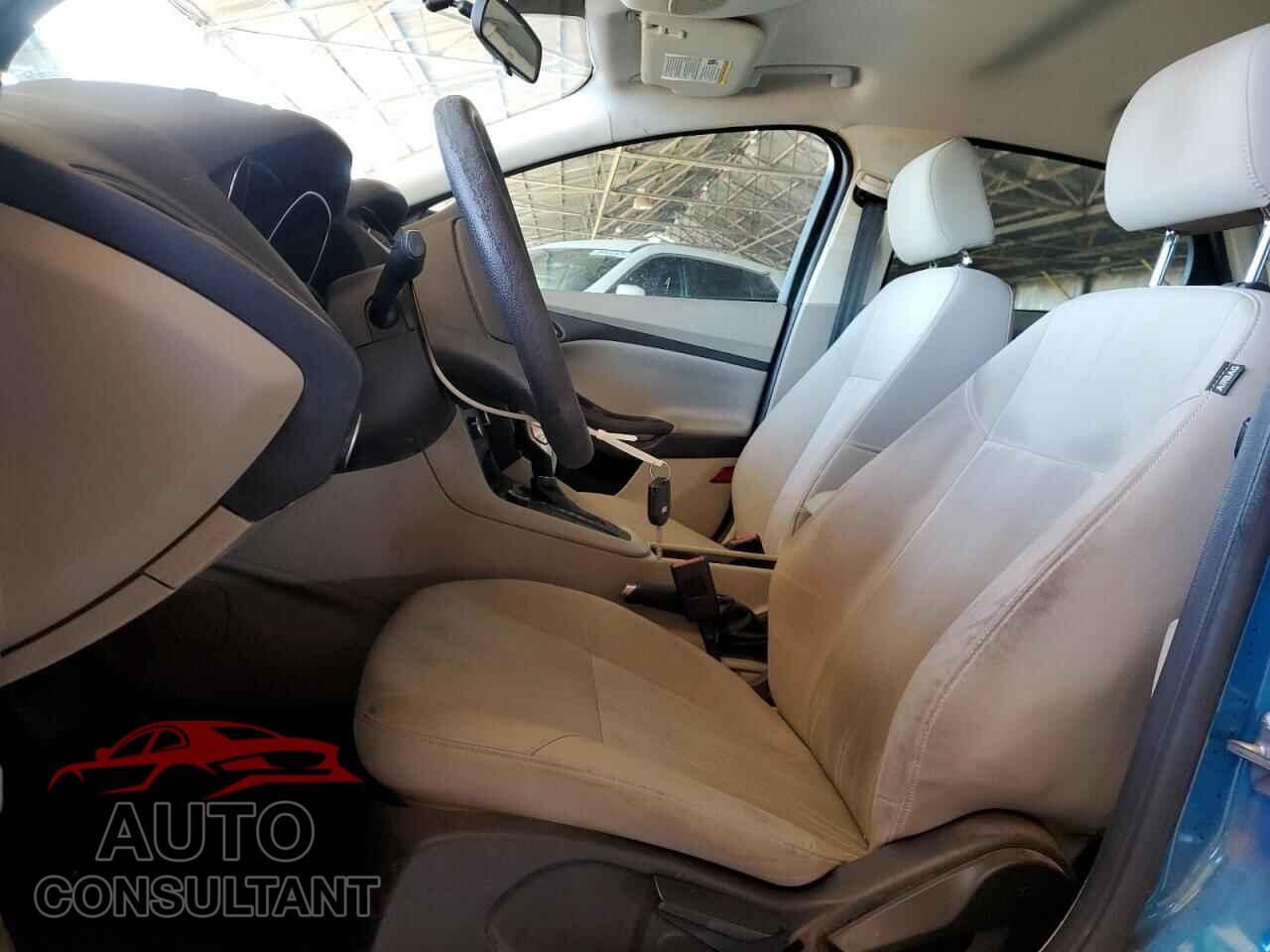 FORD FOCUS 2015 - 1FADP3F29FL306571