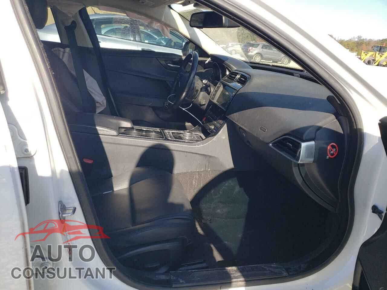 JAGUAR XE 2017 - SAJAD4BG4HA978888