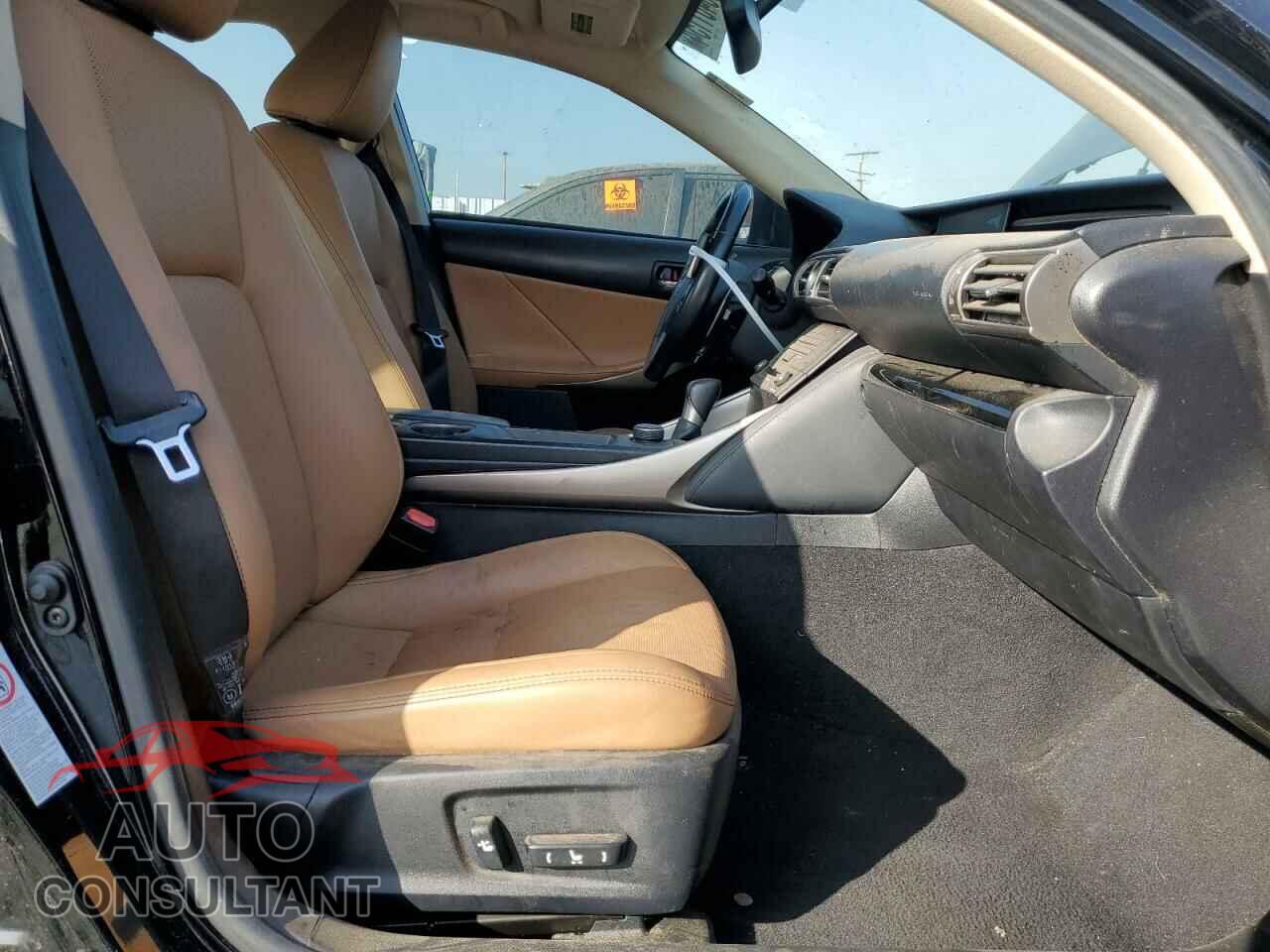 LEXUS IS 2015 - JTHBF1D20F5046754