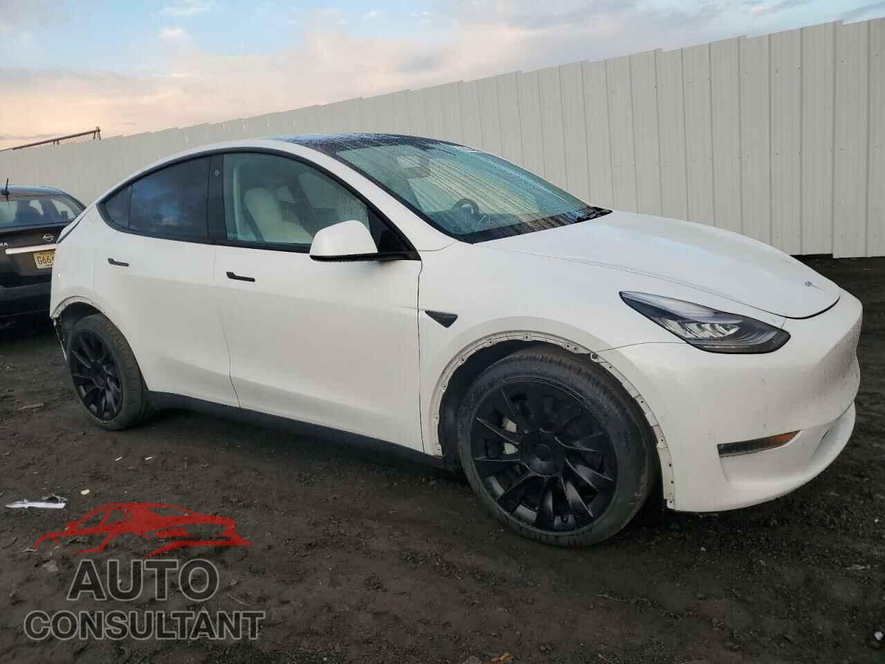 TESLA MODEL Y 2021 - 5YJYGDEE5MF075066