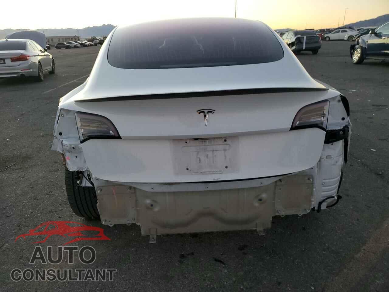 TESLA MODEL 3 2018 - 5YJ3E1EA1JF047093