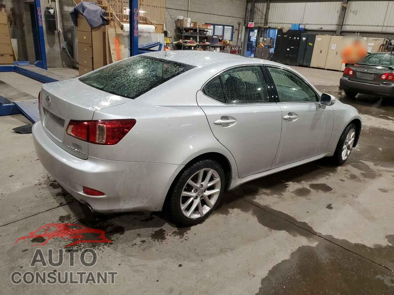 LEXUS IS 2011 - JTHCF5C25B5049334