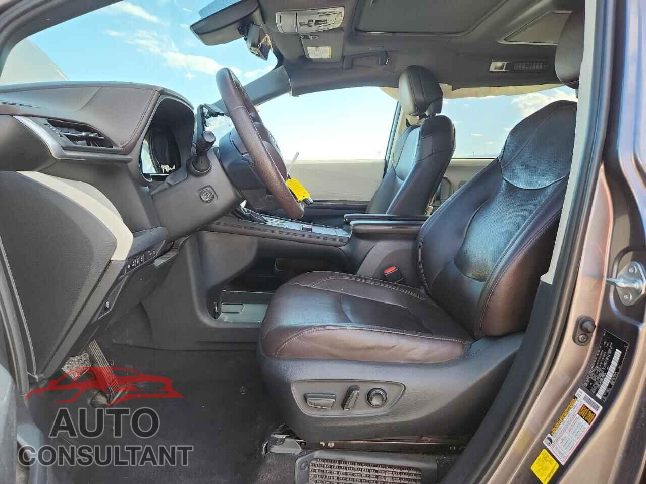 TOYOTA SIENNA 2021 - 5TDESKFC2MS037518