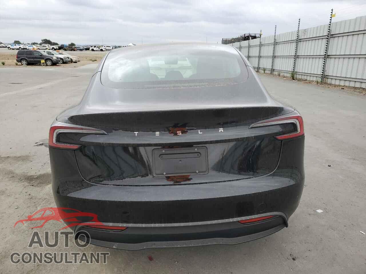 TESLA MODEL 3 2025 - 5YJ3E1EA8SF961844