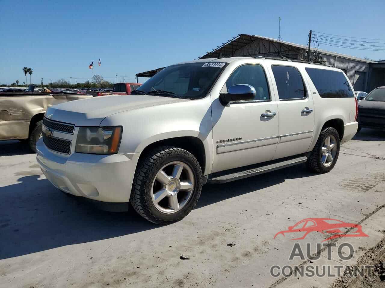 CHEVROLET SUBURBAN 2011 - 1GNSCKE04BR241117