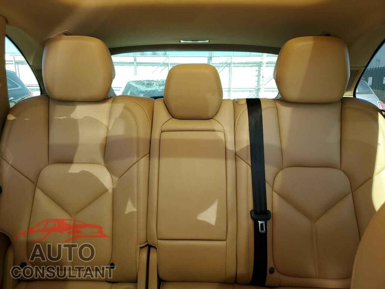 PORSCHE CAYENNE 2017 - WP1AA2A29HKA89580