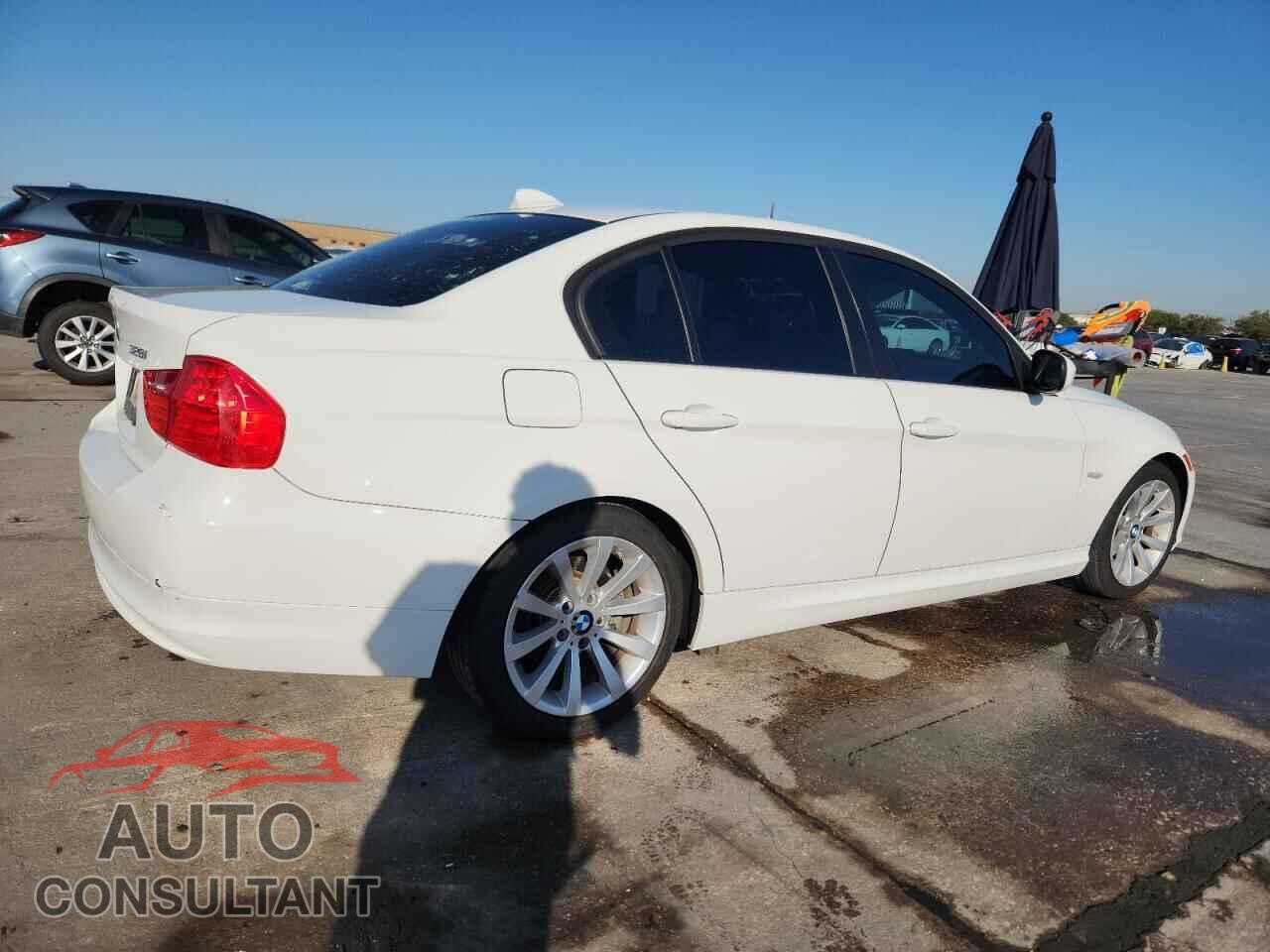 BMW 3 SERIES 2011 - WBAPH7C51BE682297