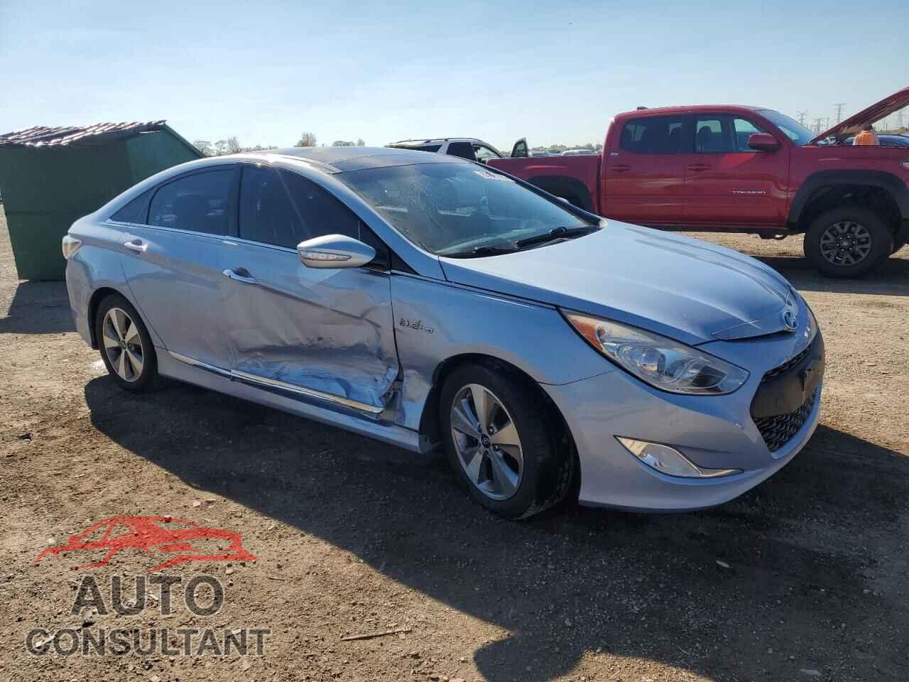 HYUNDAI SONATA 2012 - KMHEC4A48CA028189