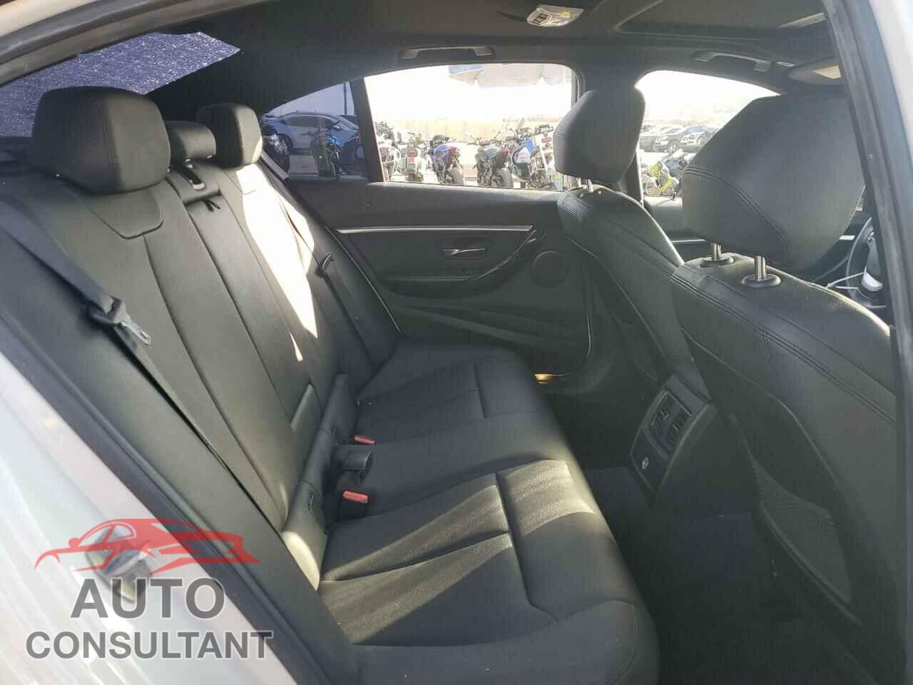 BMW 3 SERIES 2016 - WBA8E9G54GNT81355