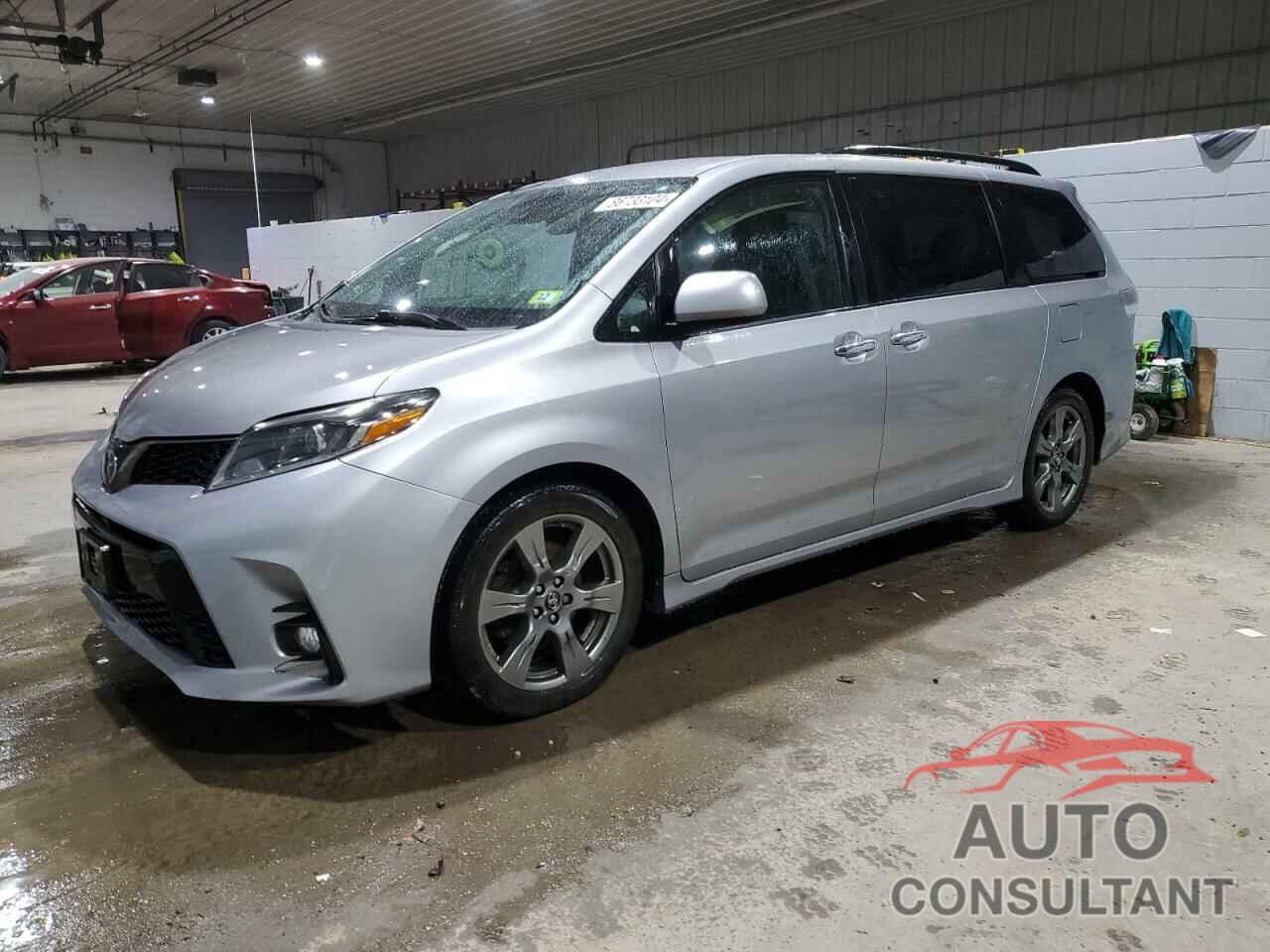 TOYOTA SIENNA 2018 - 5TDXZ3DC0JS920879