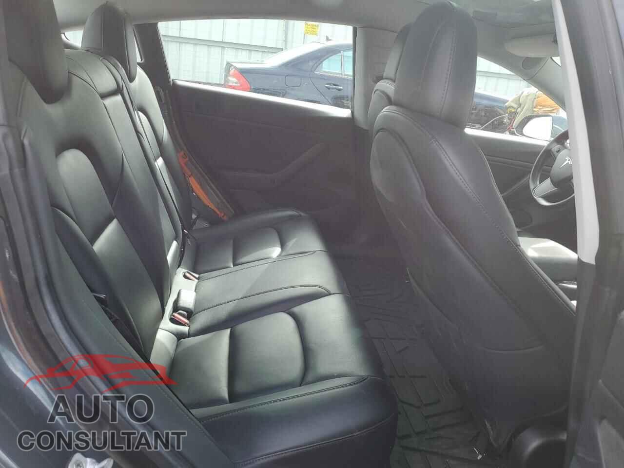 TESLA MODEL 3 2019 - 5YJ3E1EA5KF307433
