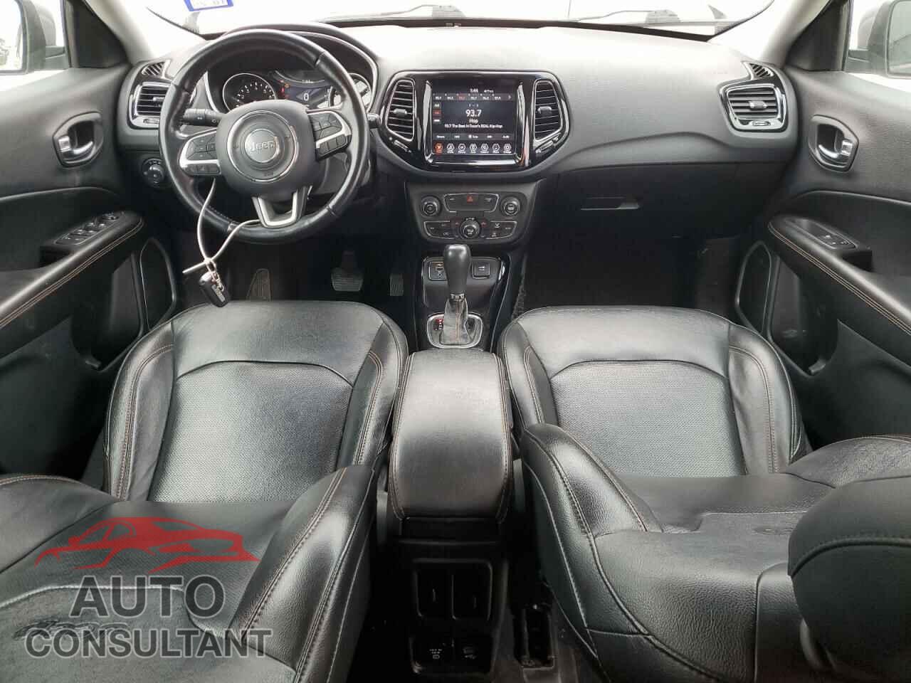 JEEP COMPASS 2020 - 3C4NJCCB8LT211150