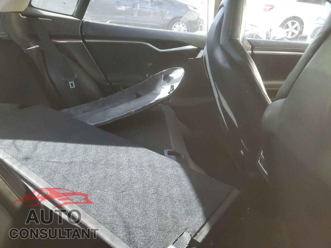 TESLA MODEL S 2013 - 5YJSA1AG2DFP11682