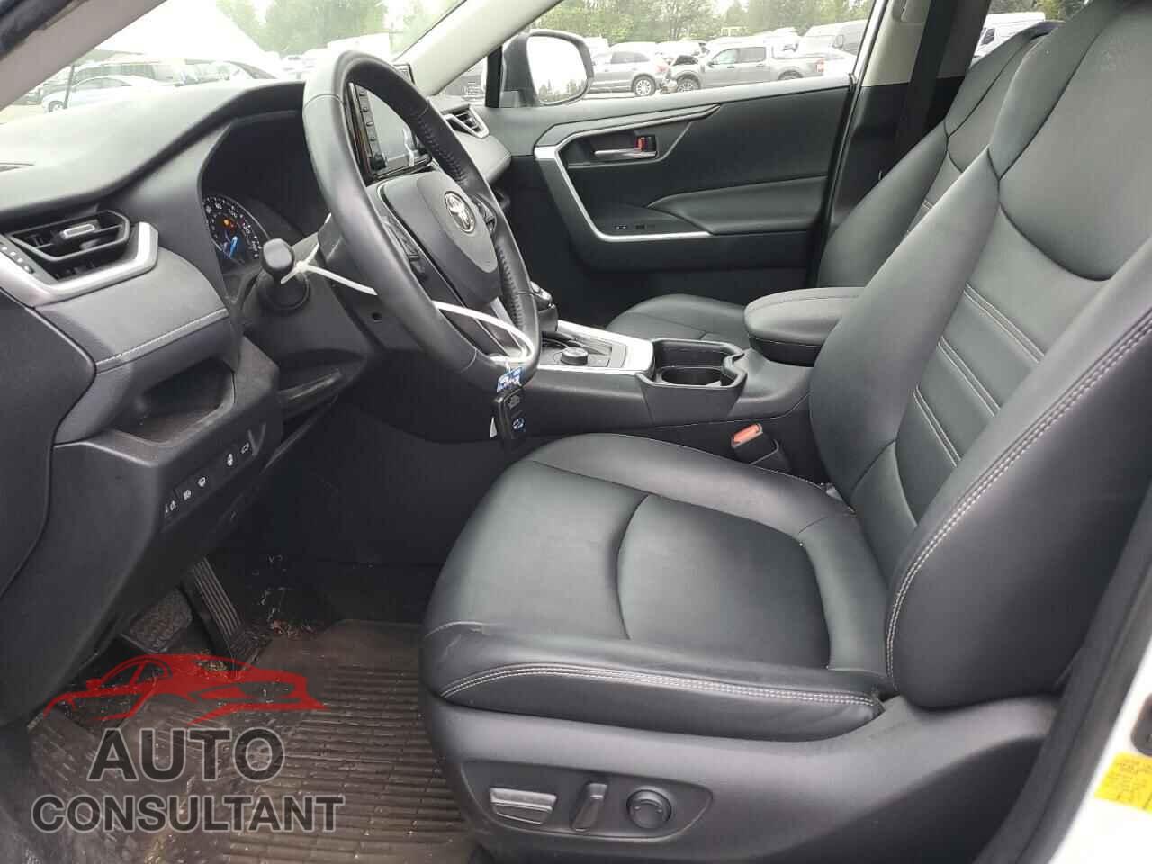 TOYOTA RAV4 2021 - JTMB6RFV2MD032154