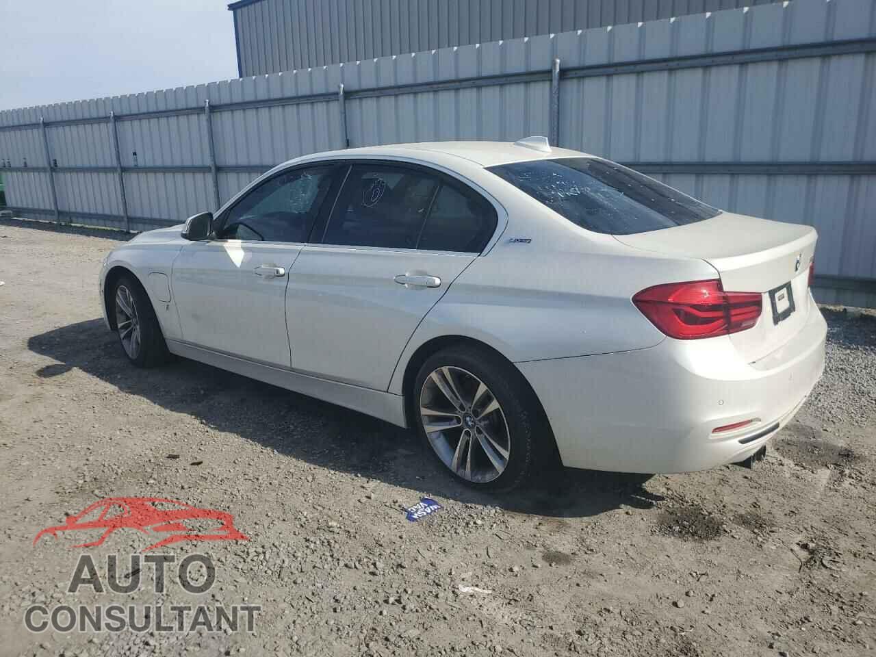 BMW 3 SERIES 2017 - WBA8E1C52HK479844
