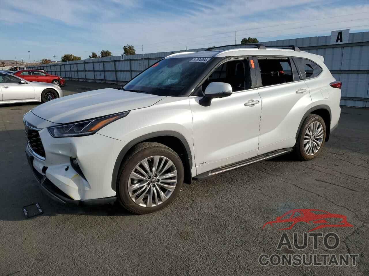 TOYOTA HIGHLANDER 2023 - 5TDEBRCHXPS598465