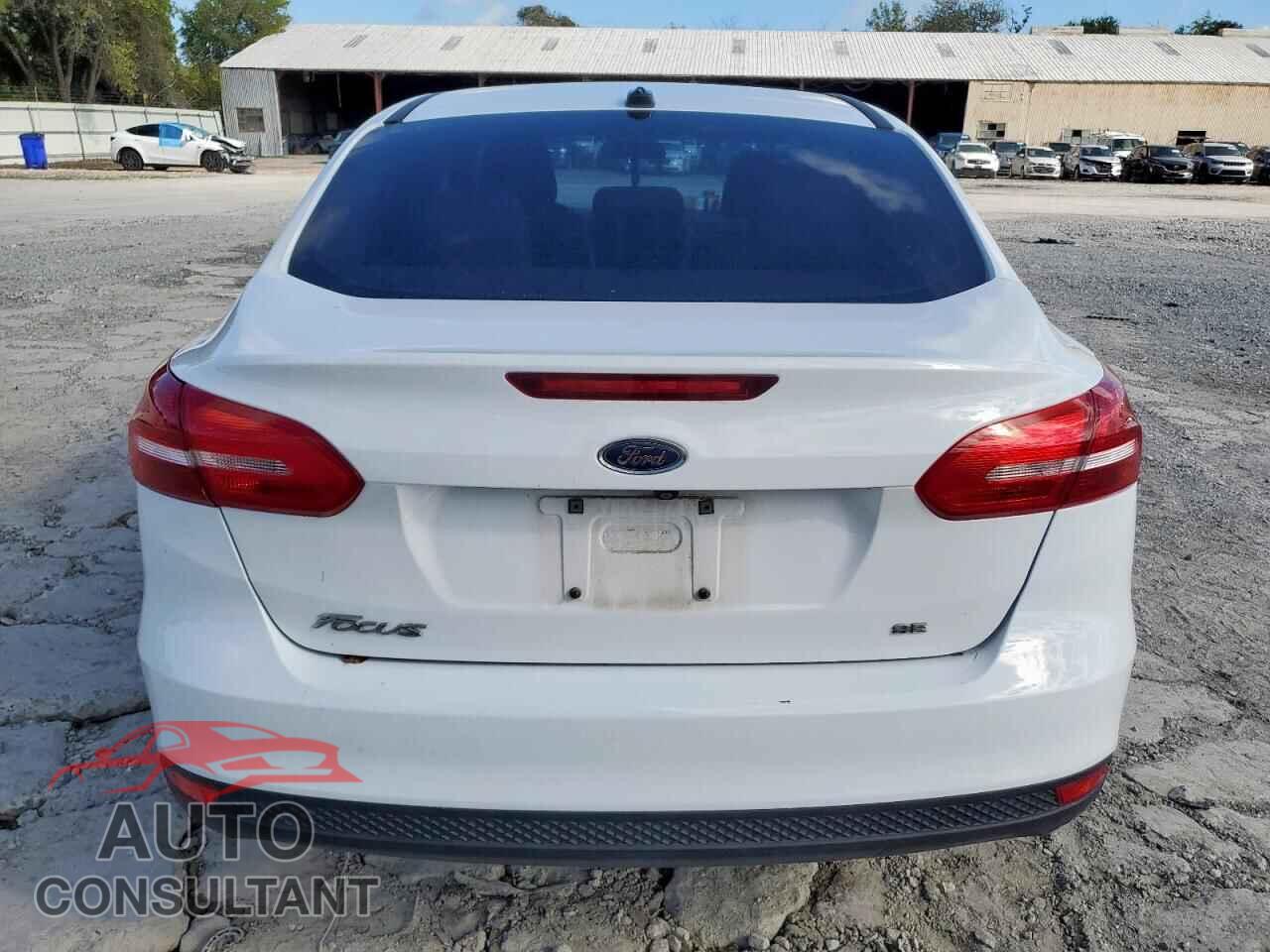 FORD FOCUS 2017 - 1FADP3F20HL324623