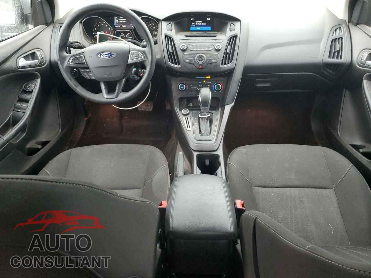 FORD FOCUS 2017 - 1FADP3F28HL280354