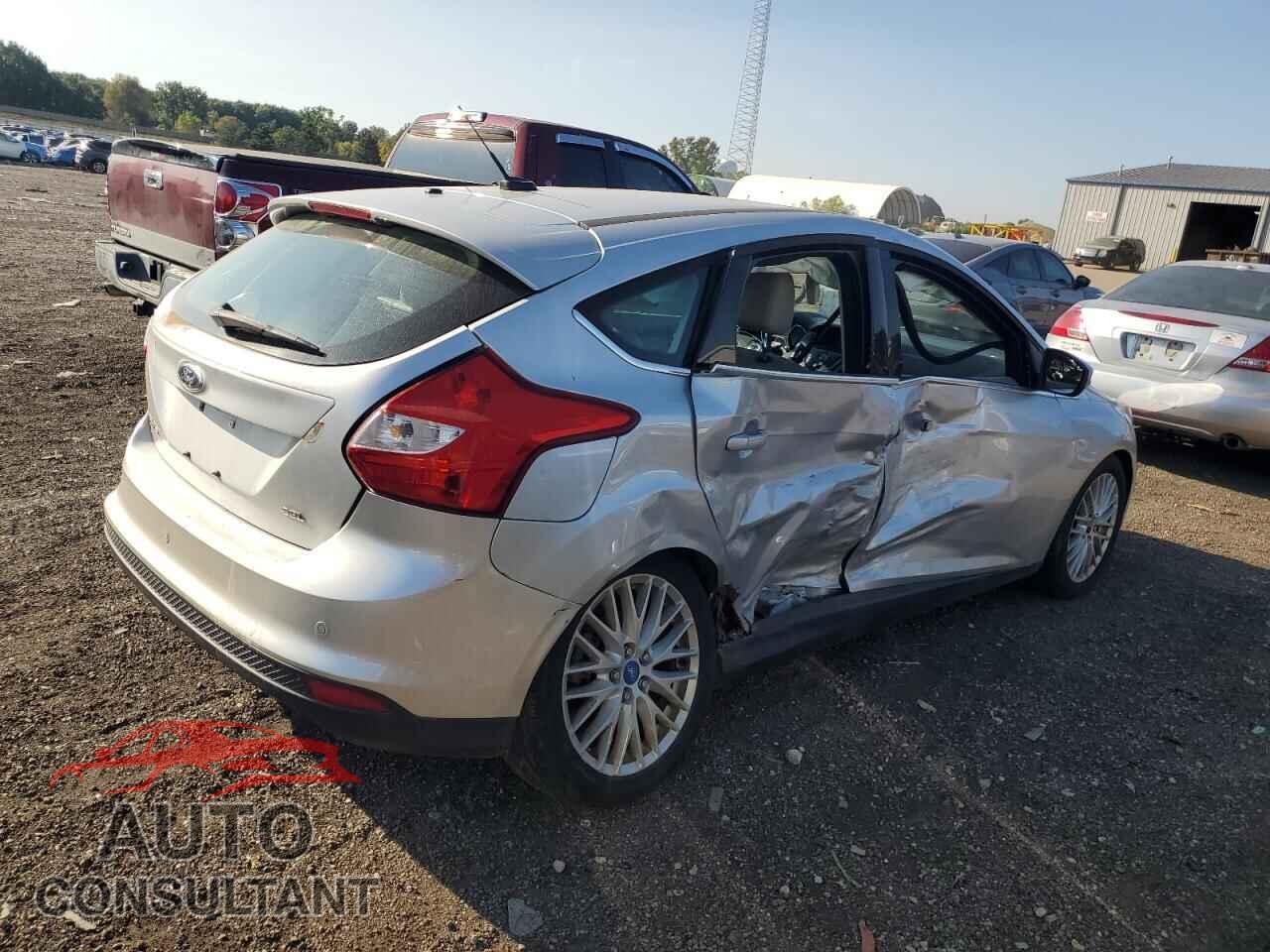 FORD FOCUS 2012 - 1FAHP3M28CL129169