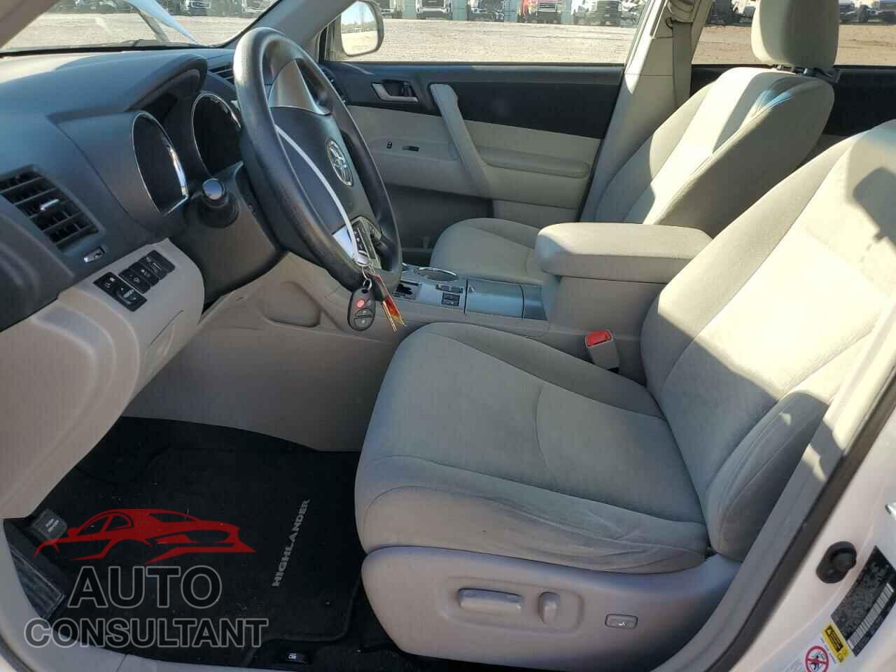 TOYOTA HIGHLANDER 2013 - 5TDBK3EH6DS232575