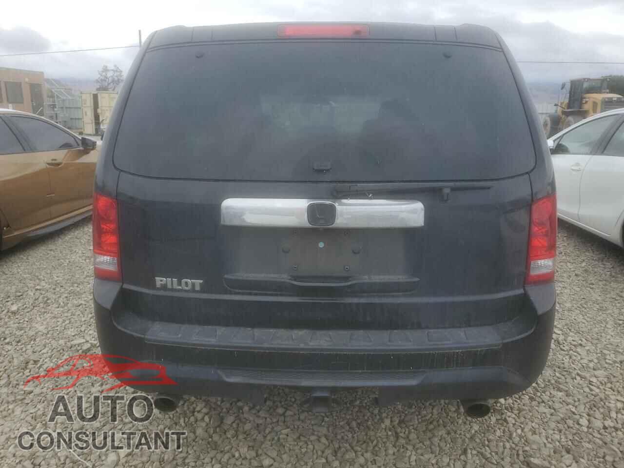 HONDA PILOT 2013 - 5FNYF3H49DB033256