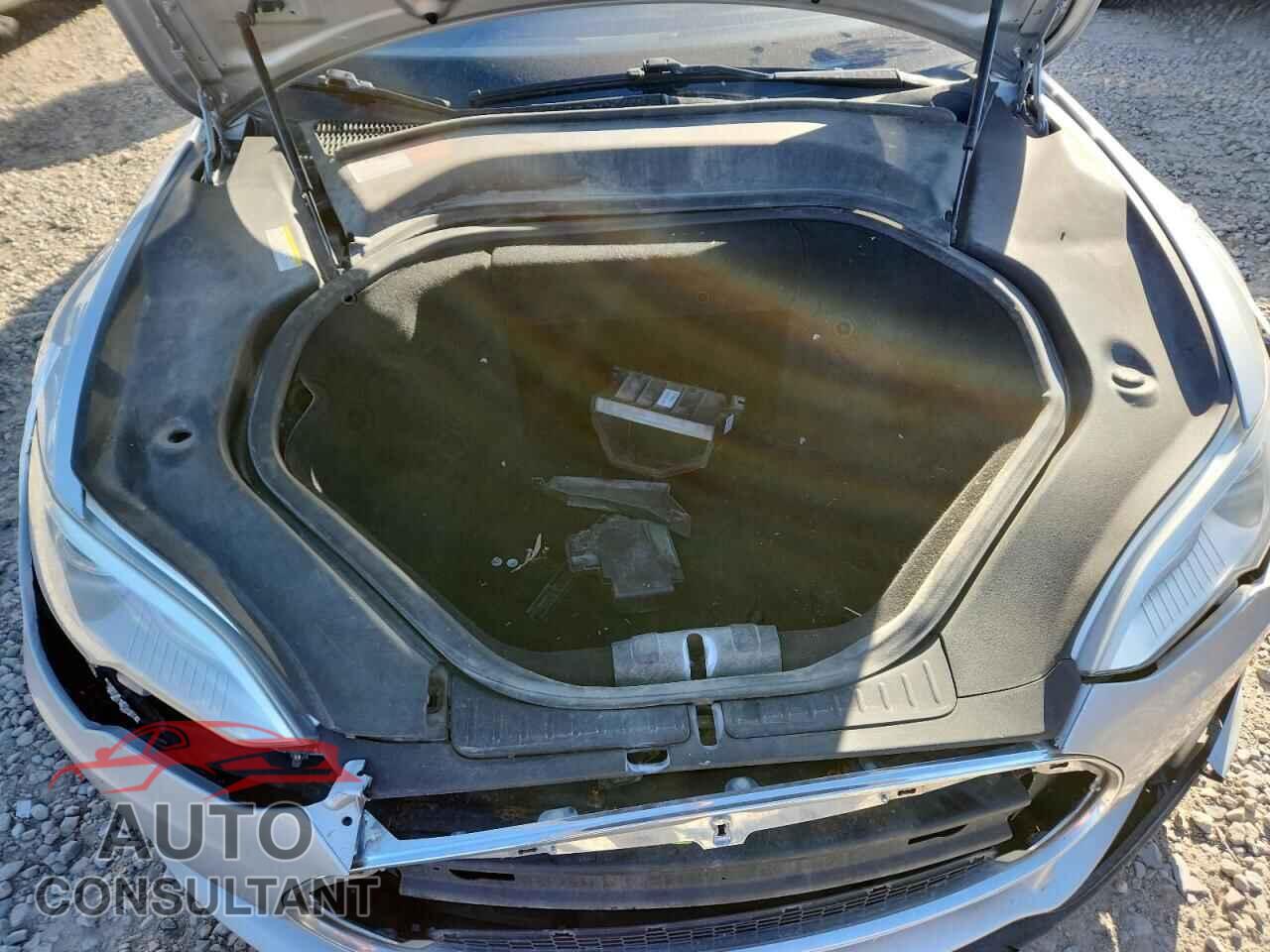 TESLA MODEL S 2014 - 5YJSA1H19EFP33651