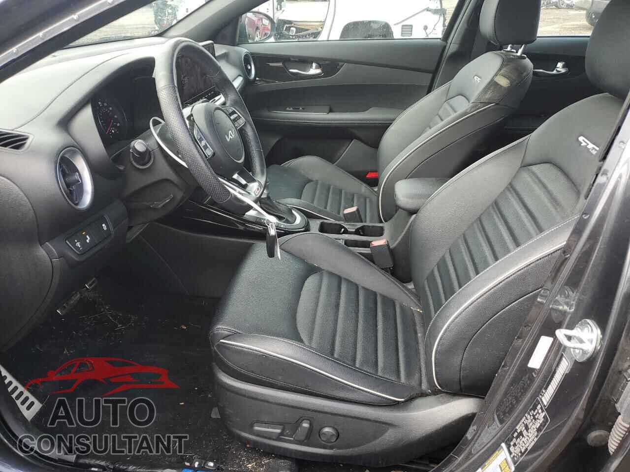 KIA FORTE 2023 - 3KPF54AD3PE663181