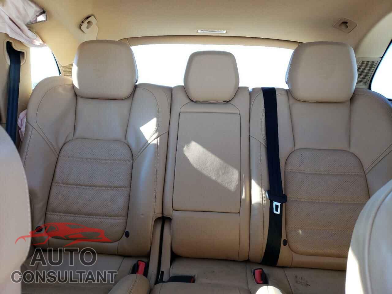 PORSCHE CAYENNE 2017 - WP1AA2A23HKA87095