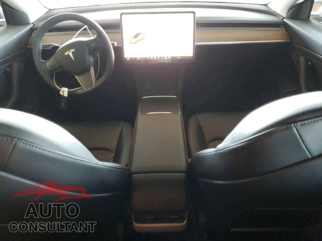 TESLA MODEL 3 2021 - 5YJ3E1EA2MF943133