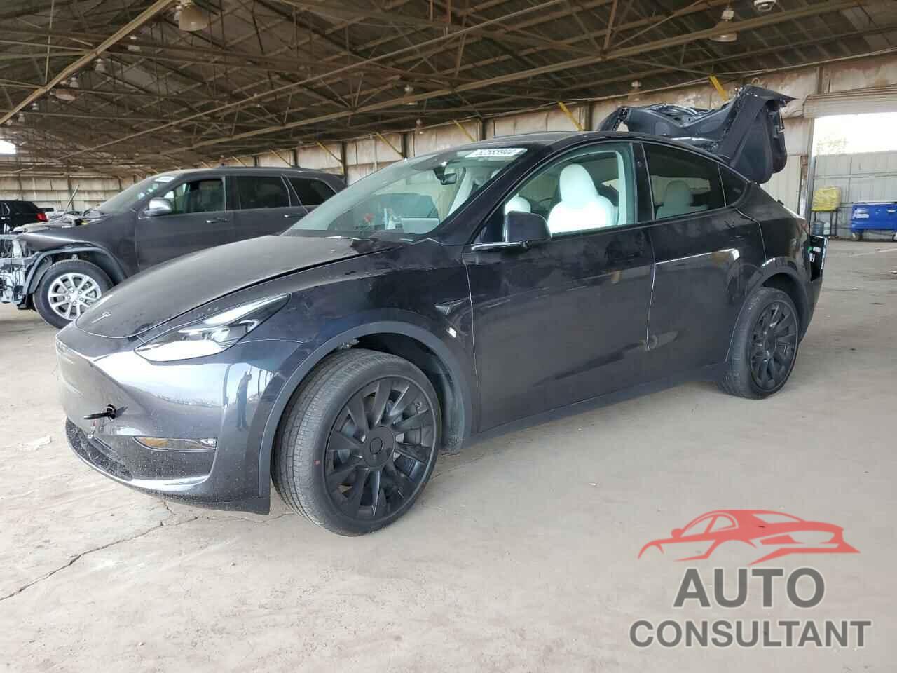 TESLA MODEL Y 2025 - 7SAYGDEE0SF232499