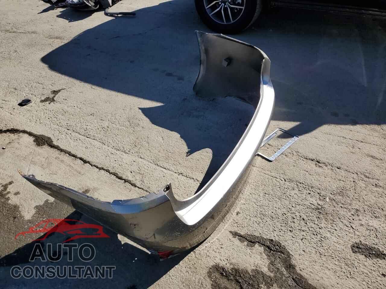 LEXUS IS 2015 - JTHBE1D20F5020237