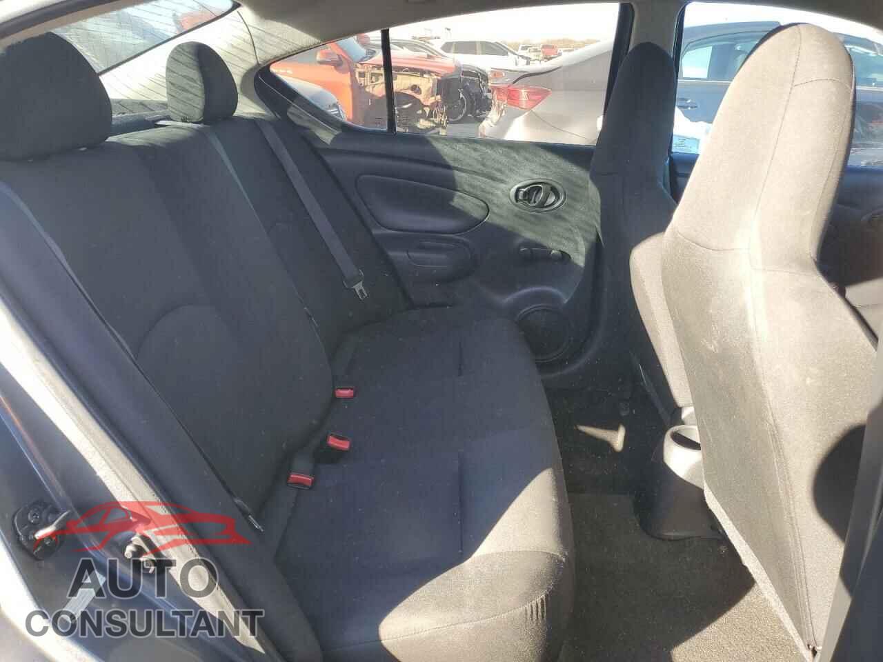 NISSAN VERSA 2017 - 3N1CN7AP1HL831138