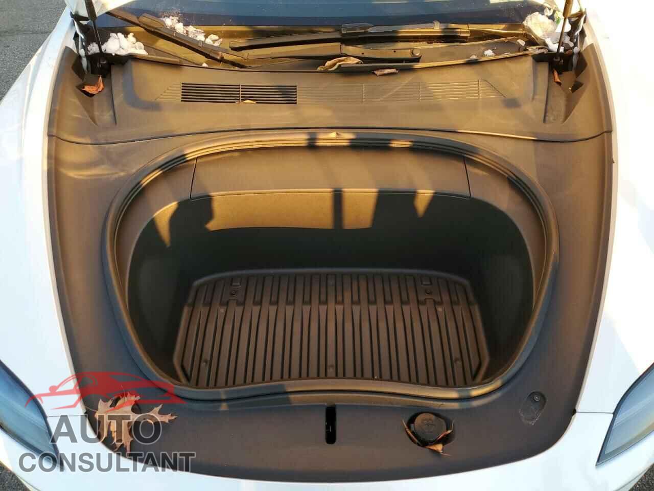 TESLA MODEL 3 2024 - 5YJ3E1EA7RF739872