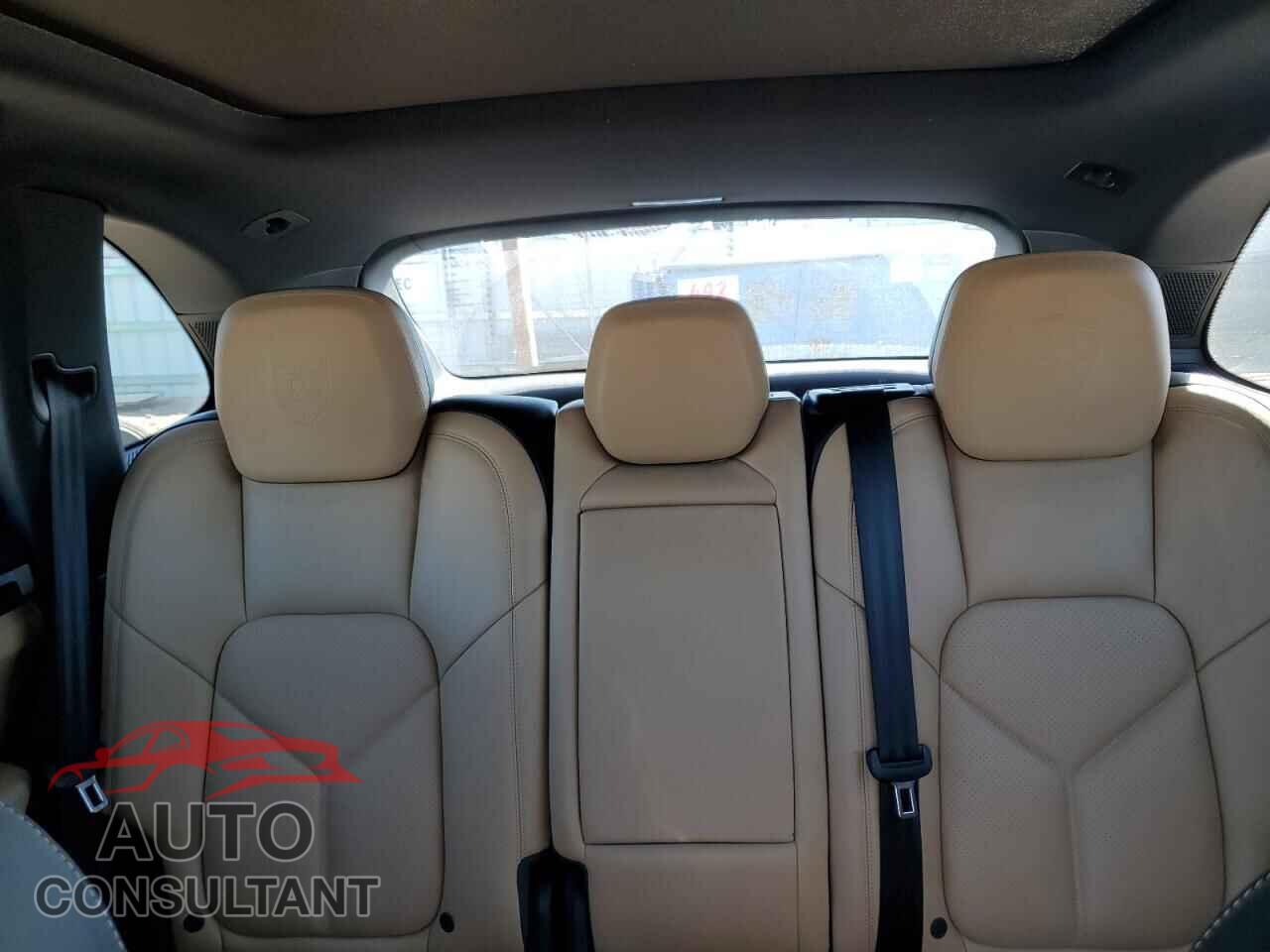 PORSCHE CAYENNE 2016 - WP1AB2A24GLA95261