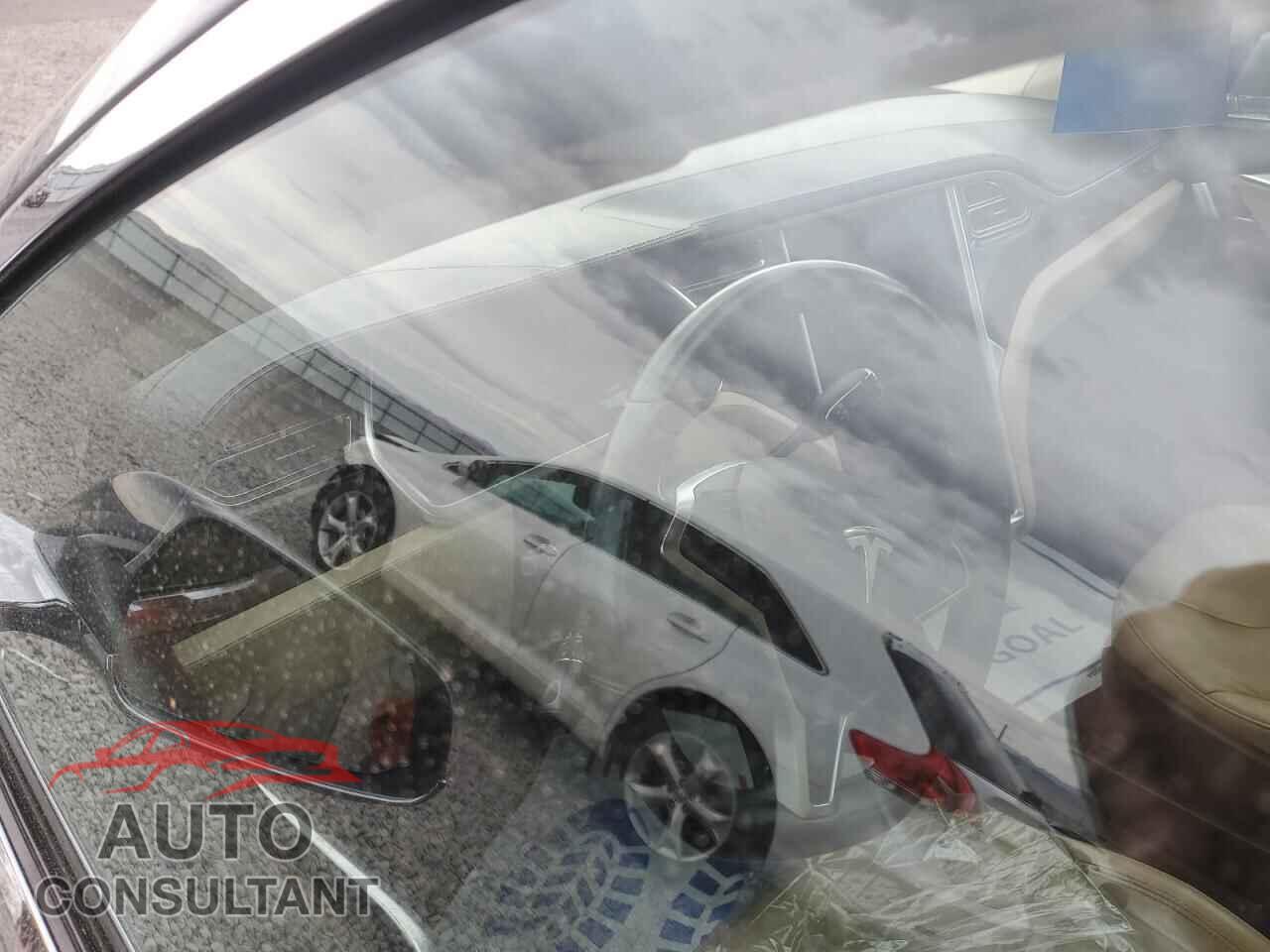 TESLA MODEL S 2013 - 5YJSA1CG8DFP03762