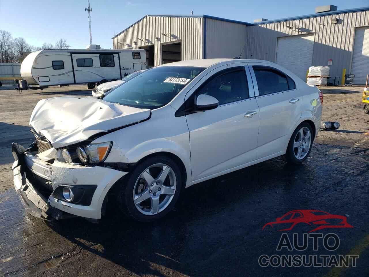 CHEVROLET SONIC 2015 - 1G1JE5SB2F4132334