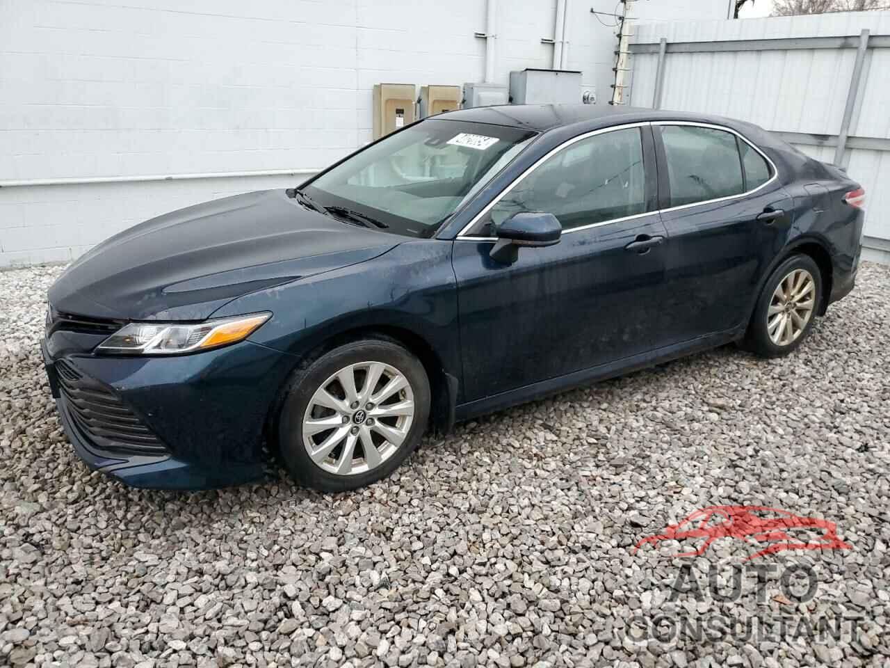 TOYOTA CAMRY 2018 - 4T1B11HK6JU615093