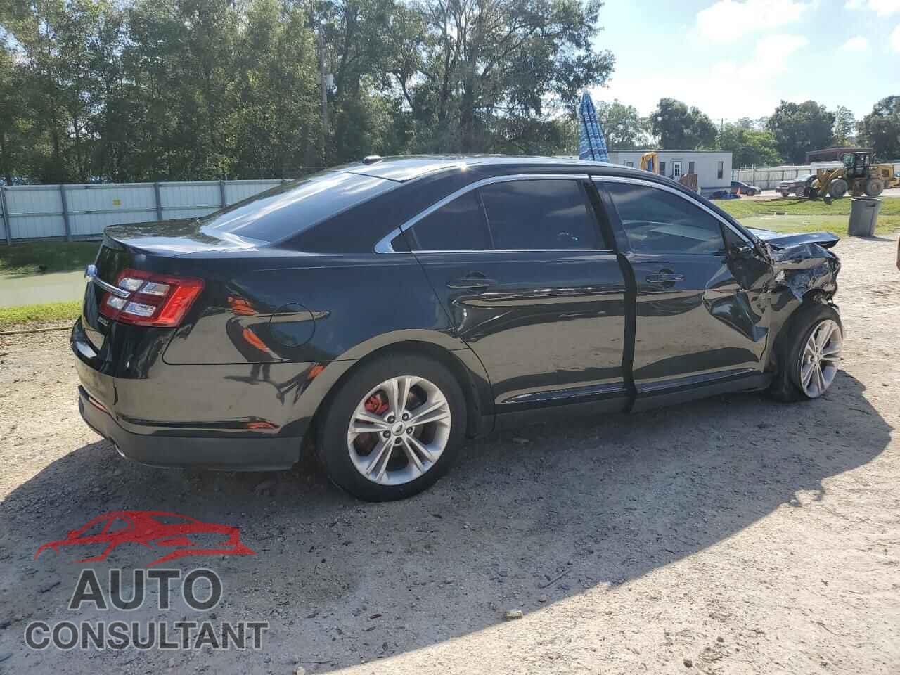 FORD TAURUS 2015 - 1FAHP2E85FG153620