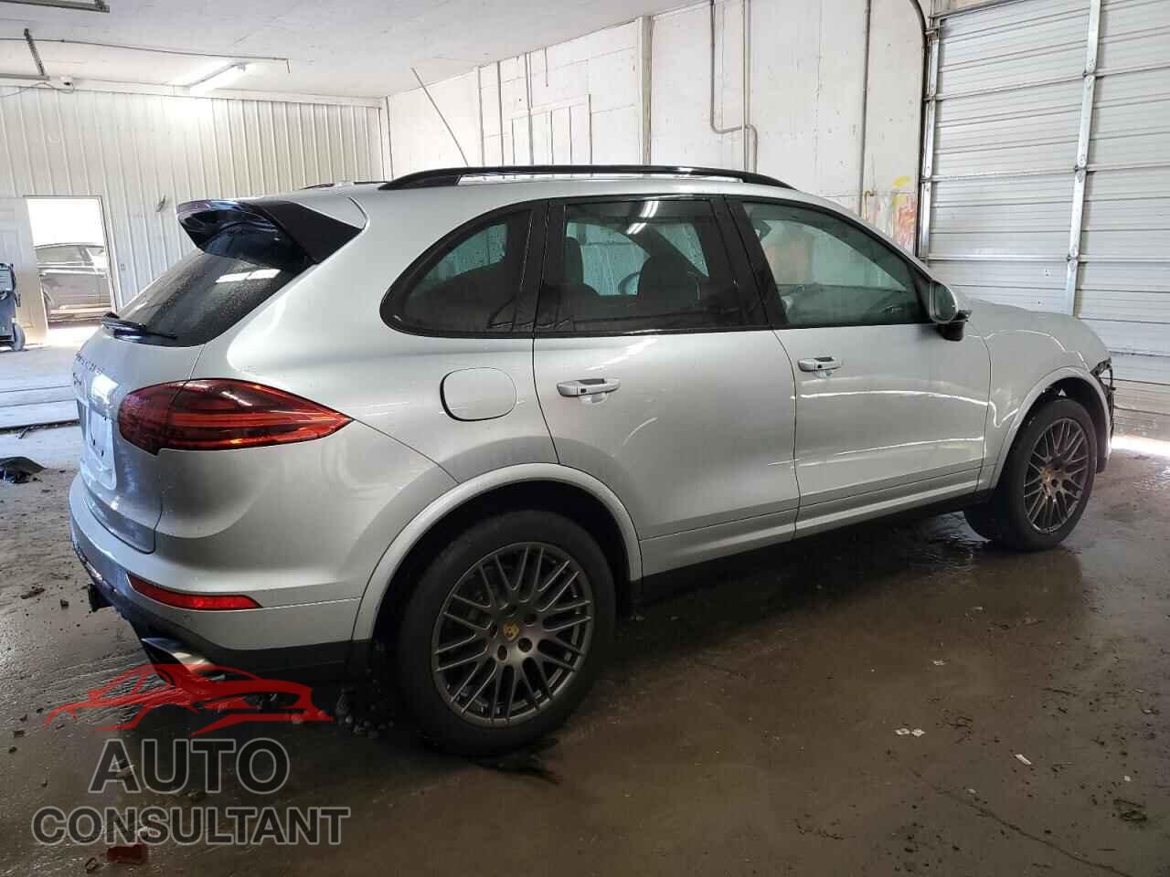 PORSCHE CAYENNE 2017 - WP1AA2A27HKA80604